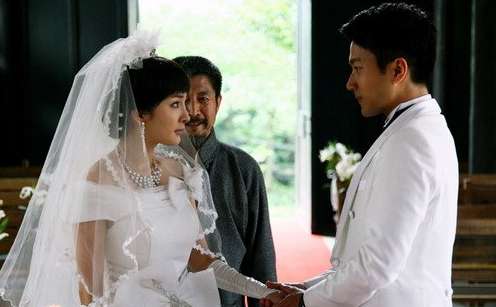 楊冪劉愷威婚紗造型。