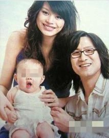 汪峰、葛薈婕和女兒