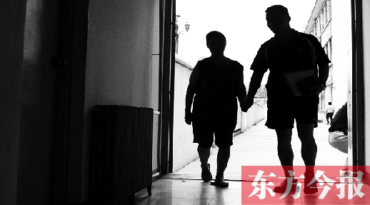 生活節(jié)奏加快，再加上工作壓力大，現(xiàn)在年輕人很容易忽略退休在家、更需要關(guān)心的老人 記者 張曉冬/圖