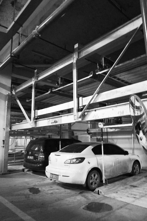 蘇荷立體式公共停車場(chǎng)去年12月開始使用，有384個(gè)車位。