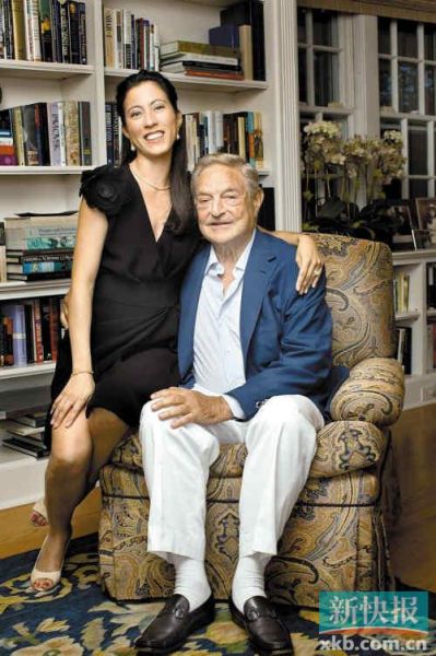 索羅斯及其未婚妻多美子。