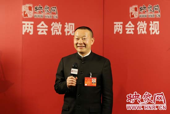 全國(guó)人大代表劉文新接受映象網(wǎng)“兩會(huì)微視”訪談。