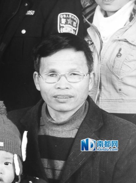偷拍縣長(zhǎng)收禮的萬(wàn)載縣人汪冬根?！D片由當(dāng)事人家屬提供