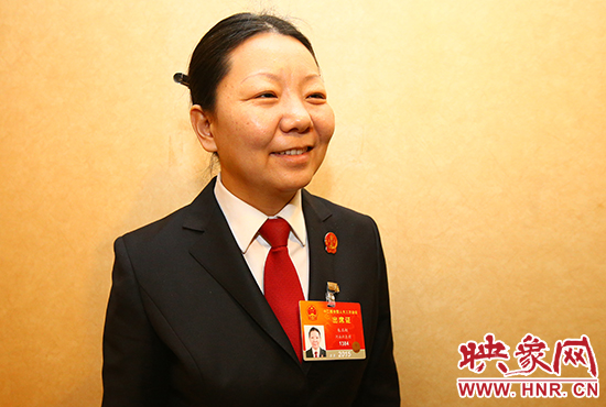 全國人大代表、河南省寶豐縣人民法院副院長、鬧店鎮(zhèn)法庭庭長朱正栩
