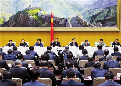 5月12日，國(guó)務(wù)院召開(kāi)推進(jìn)簡(jiǎn)政放權(quán)放管結(jié)合職能轉(zhuǎn)變工作電視電話會(huì)議，李克強(qiáng)總理發(fā)表講話。新華社記者