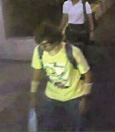 據(jù)泰國媒體報(bào)道，警方目前已鎖定曼谷17日爆炸嫌疑人。