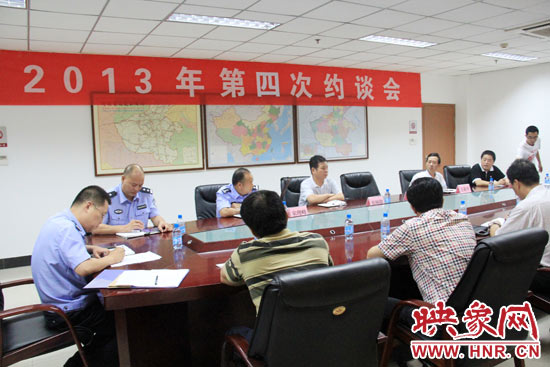 7月4日，河南省公安廳高速交警總隊聯(lián)合有關(guān)部門，對9家多次違法的企業(yè)所屬車輛嚴(yán)重違法情況進行通報。