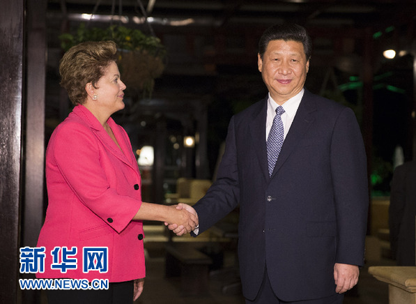 3月27日，國家主席習(xí)近平在南非德班會見巴西總統(tǒng)羅塞夫。新華社記者 蘭紅光 攝
