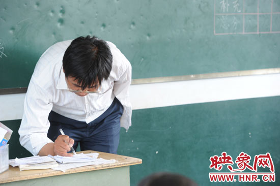 圖為王格現(xiàn)在課堂上。