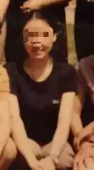 吳老師教音樂，已在該校工作十幾年。