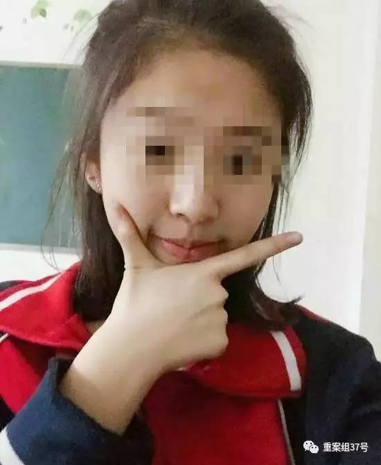 17歲高中男生教室里掐死女同學(xué)，被訴故意殺人和強奸