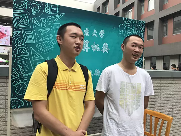 雙胞胎兄弟陳于勤、陳于思。
