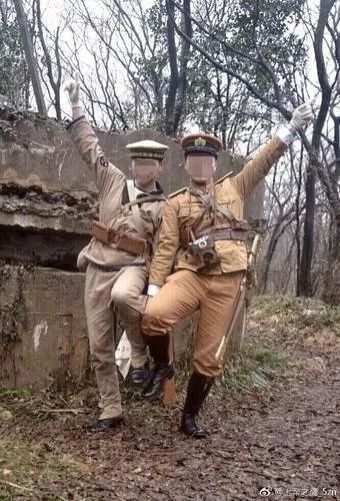 犯眾怒！兩男子抗日碉堡前扮日本兵拍照 警方介入