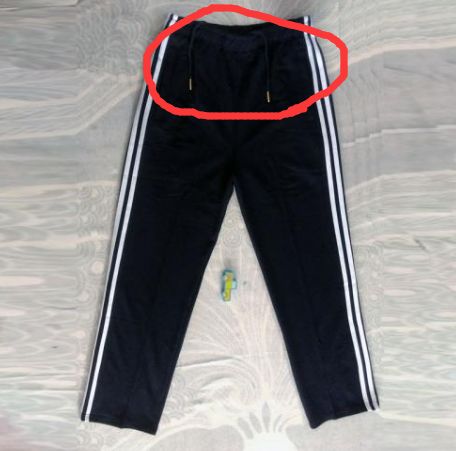 嚇哭！6歲男孩被夾斷手指 罪魁禍?zhǔn)拙故切７? oldsrc=