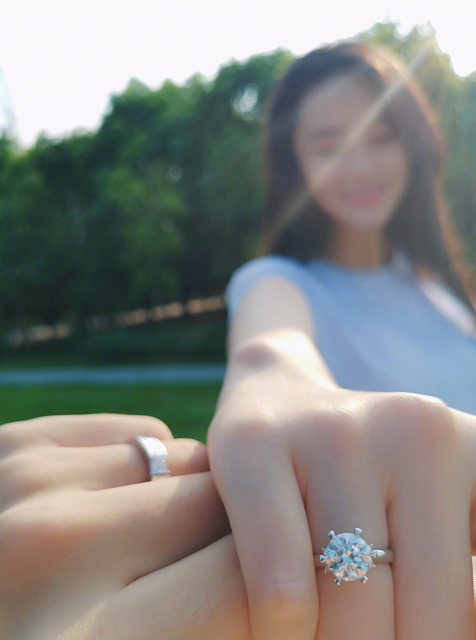 張馨予的婚紗成了淘寶爆款，知道價(jià)格后讓人大跌眼鏡！