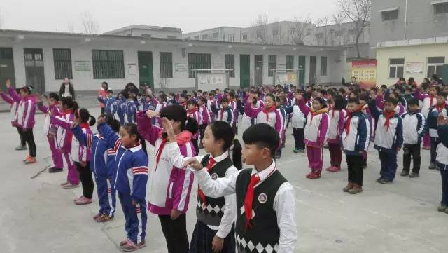 關(guān)愛留守兒童送溫暖，帶去我們冬日的關(guān)愛