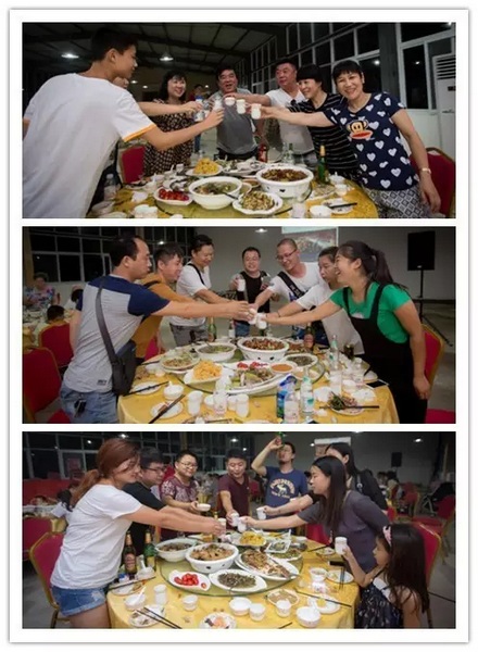 看我們的飯菜豐盛嗎？