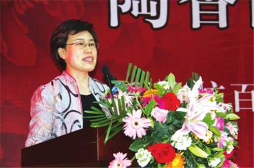 洛陽市委常委、組織部部長，洛陽市關(guān)心下一代工作委員會主任陳向平致辭