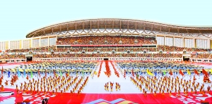 9月16日，第七屆全國農(nóng)民運(yùn)動(dòng)會開幕式在南陽市體育場舉行