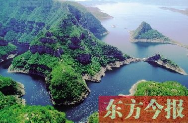 碧水藍(lán)天有綠色,是濟(jì)源人生活的愿望。如今,正是因為濟(jì)源有山有水,綠樹成蔭,很多在外工作的濟(jì)源人慢慢選擇回家鄉(xiāng)買房定居。