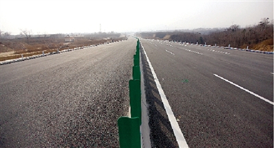鄭上快速路工程建設(shè)已進入收尾階段。
