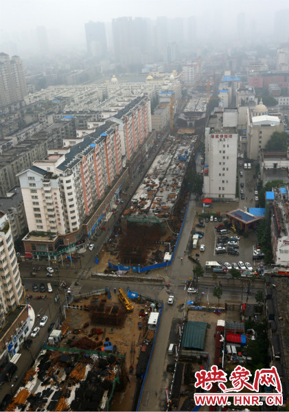 隴海路高架橋已雛形顯現(xiàn)。