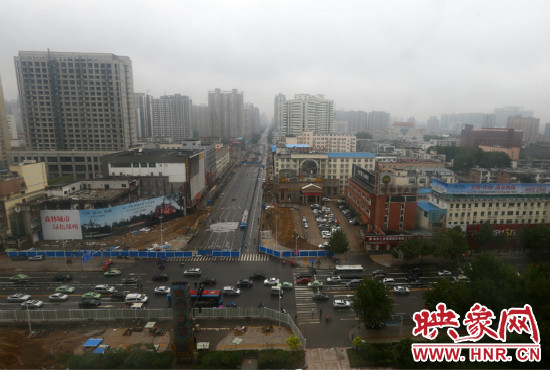 經(jīng)三路下穿金水路隧道工程已經(jīng)開始封閉施工。