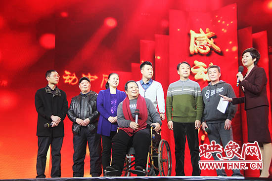 接力照顧高位截癱患者高新海的“隴海大院”愛心集體鄰居們。