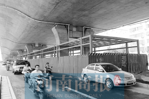 建設(shè)中的隴海路快速公交站臺(tái)，這條線路或取名B5