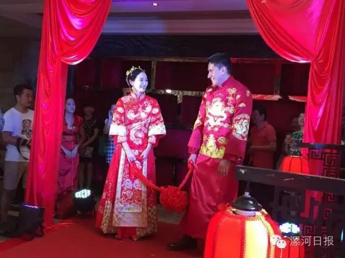 婚禮現(xiàn)場(chǎng)。