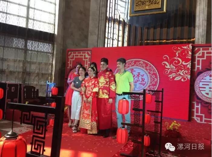 婚禮現(xiàn)場(chǎng)。