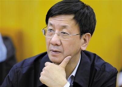 昨日，最高檢檢察長曹建明在遼寧團(tuán)參加“兩高”報(bào)告分組審議。記者 陳杰 攝
