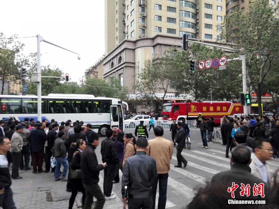 自治區(qū)和烏魯木齊市有關(guān)部門(mén)迅速處置，傷員已全部送往醫(yī)院救治。
