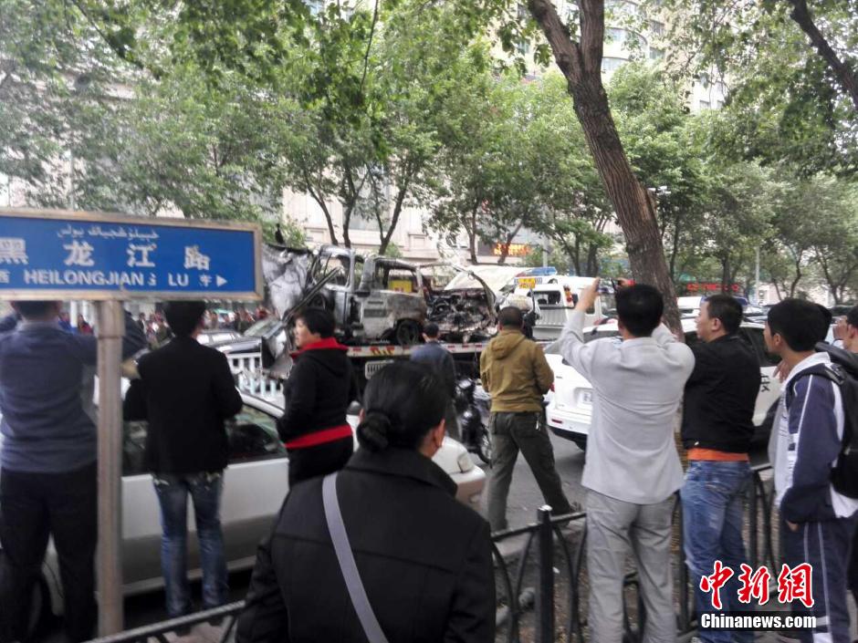 自治區(qū)和烏魯木齊市有關(guān)部門(mén)迅速處置，傷員已全部送往醫(yī)院救治。