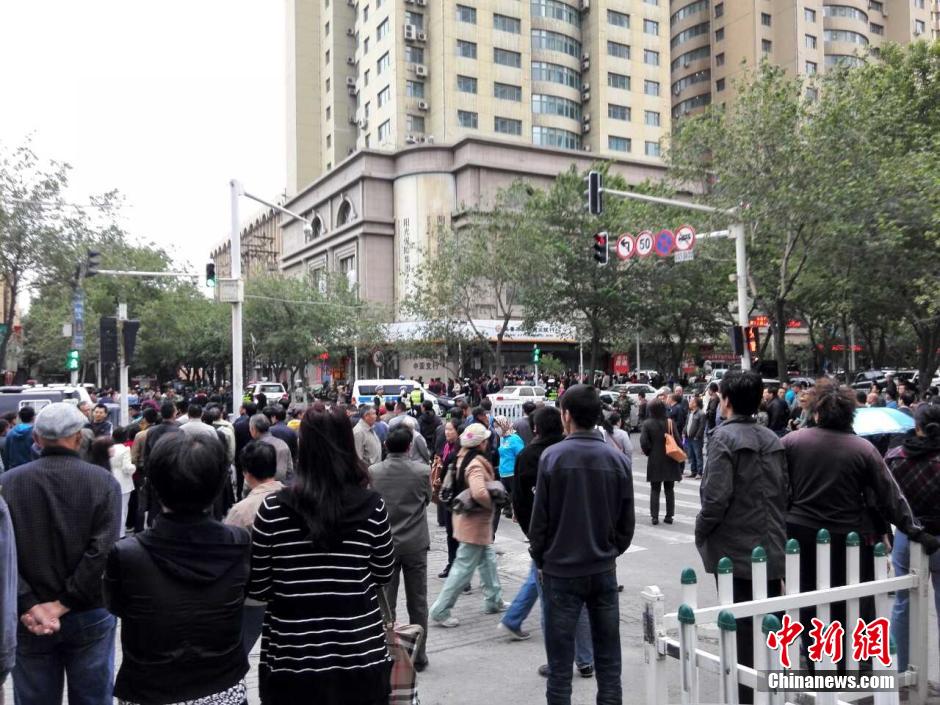 自治區(qū)和烏魯木齊市有關(guān)部門(mén)迅速處置，傷員已全部送往醫(yī)院救治。