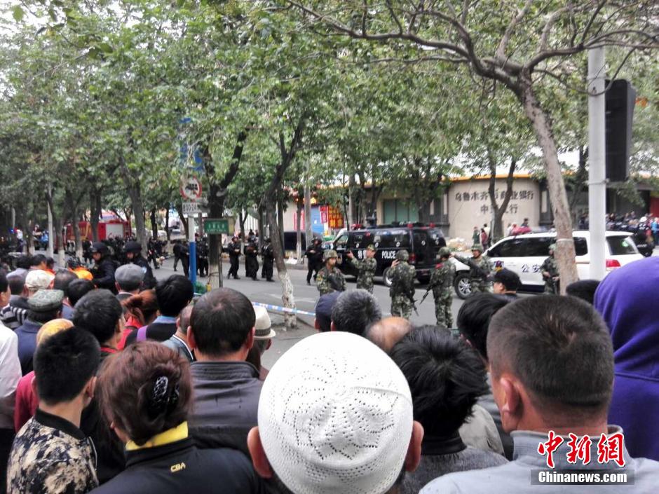 自治區(qū)和烏魯木齊市有關(guān)部門(mén)迅速處置，傷員已全部送往醫(yī)院救治。