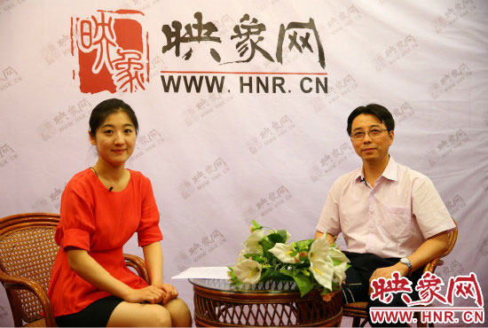 南京大學(xué)河南招生組負(fù)責(zé)人武港山教授做客映象網(wǎng)2014高招“名校面對(duì)面”系列視頻訪談。