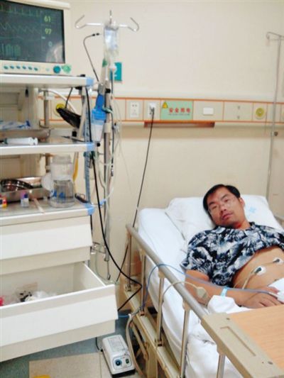 傷者陳士奎在重癥監(jiān)護室。新京報記者 王瑞鋒 攝