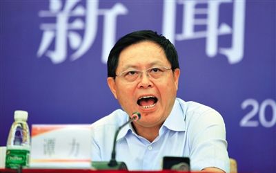 　譚力 男，1955年10月生，漢族，重慶市人，大學(xué)學(xué)歷，有知青經(jīng)歷。2009年3月前，一直在四川工