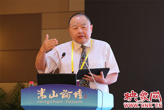 清華大學(xué)國學(xué)院副院長劉東演講。