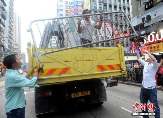 10月22日，香港違法“占領(lǐng)中環(huán)”行動進入第25日。