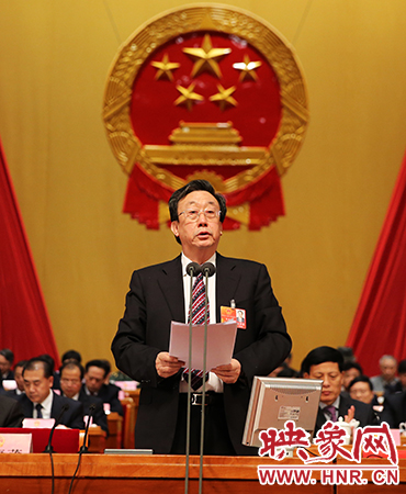 在表決通過各項(xiàng)決議后，省委書記、省人大常委會(huì)主任郭庚茂作出講話