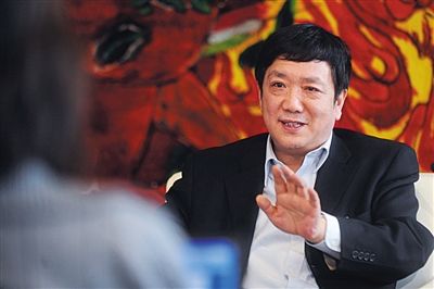 　政協(xié)委員、中國電力投資集團(tuán)總經(jīng)理陸啟洲稱，7800元是其每月基本工資。資料圖片/新京報(bào)記者 楊杰