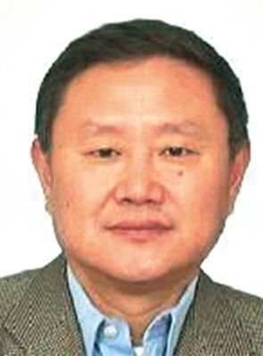 胡奉憲 現(xiàn)年60歲，外逃前任四川韻律實業(yè)發(fā)展公司總經(jīng)理、董事長，2009年11月逃往美國或澳大利亞。