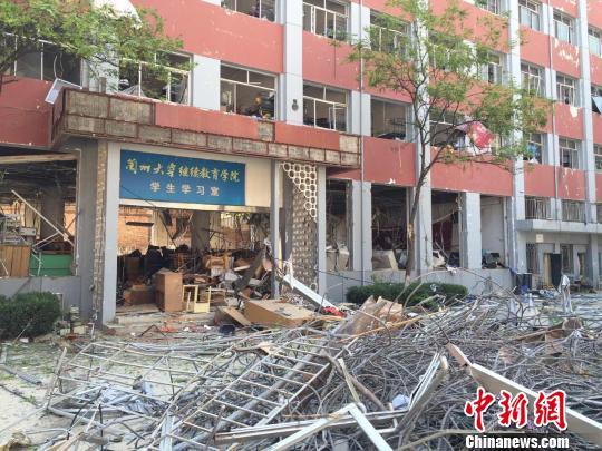 7月20日上午7點32分，蘭州大學醫(yī)學南校區(qū)學生公寓外一施工現(xiàn)場發(fā)生閃爆