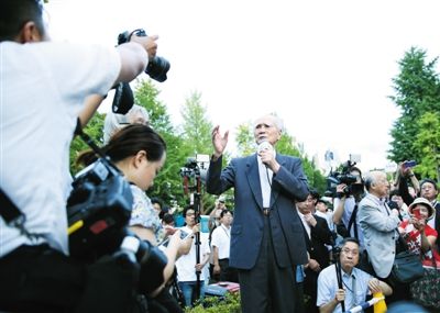 23日，91歲的日本前首相村山富市在東京街頭演講，反對(duì)日本政府強(qiáng)行推進(jìn)安保法案。