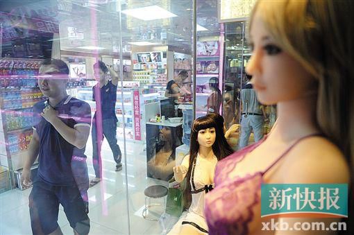 廣東成人用品市場調(diào)查。圖為各地的經(jīng)銷商都會在此進貨。新快報記者 孫毅/攝