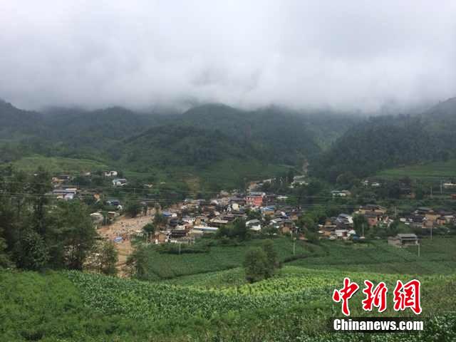 7月28日,云南省保山市隆陽區(qū)瓦房鄉(xiāng)喜坪村上坪小組發(fā)生山洪災(zāi)害,造成3戶人家9人被沖走。