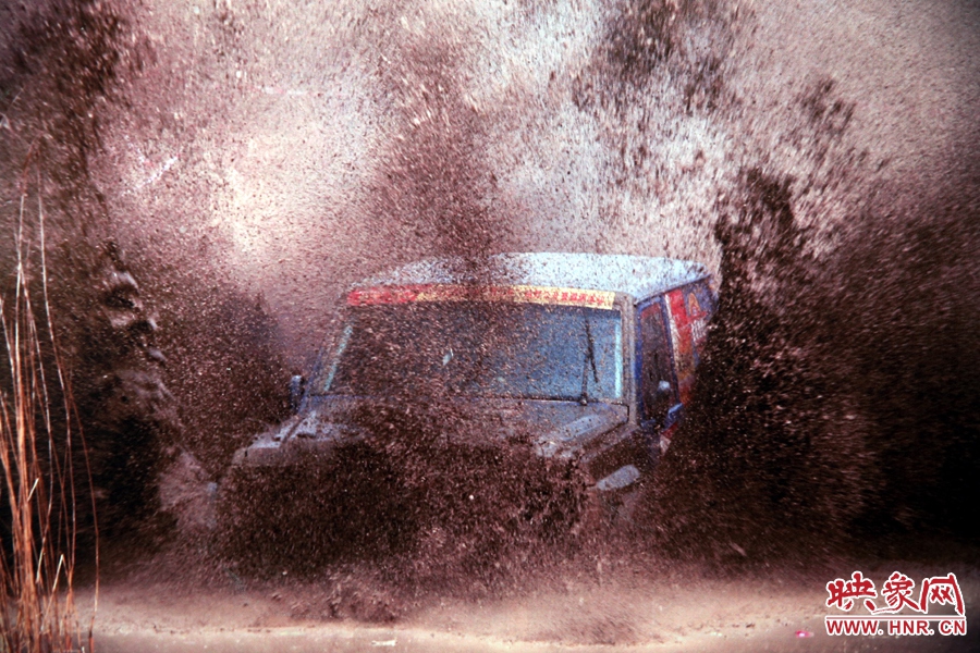 賽車的世界、更是男人的世界。圖為部分參展攝影作品。