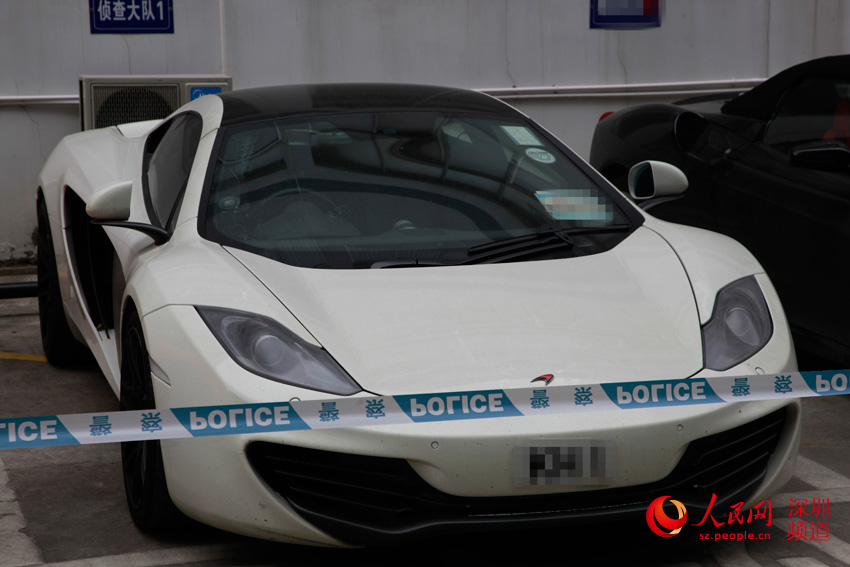 香港11輛跑車(chē)深圳飆車(chē)被扣